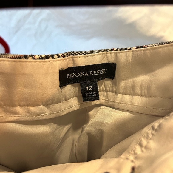 Wool like ankle length trouser pants. Cute buttons on leg. - Picture 3 of 6
